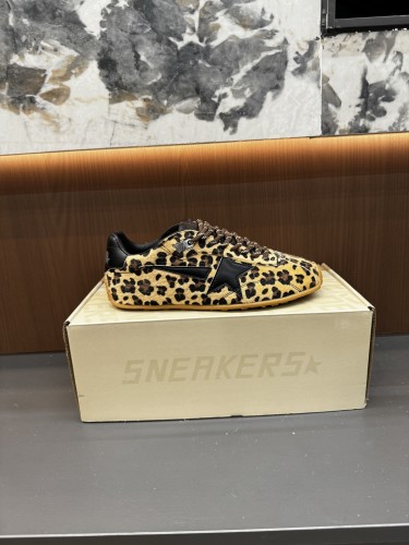 Women's flat sneaker shoes,  size 35-40, SS70-2239