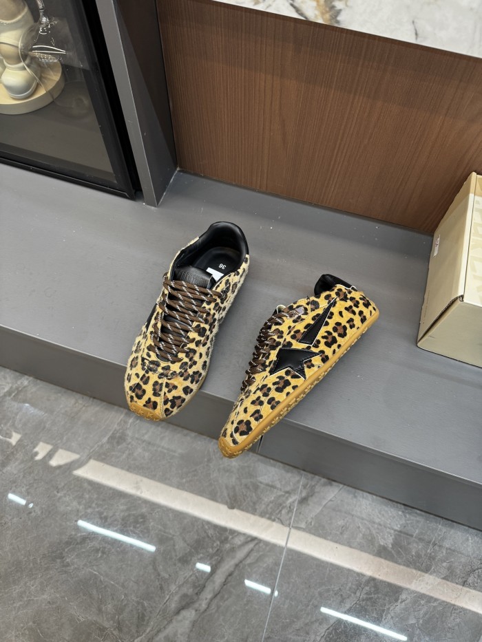 Women's flat sneaker shoes,  size 35-40, SS70-2239