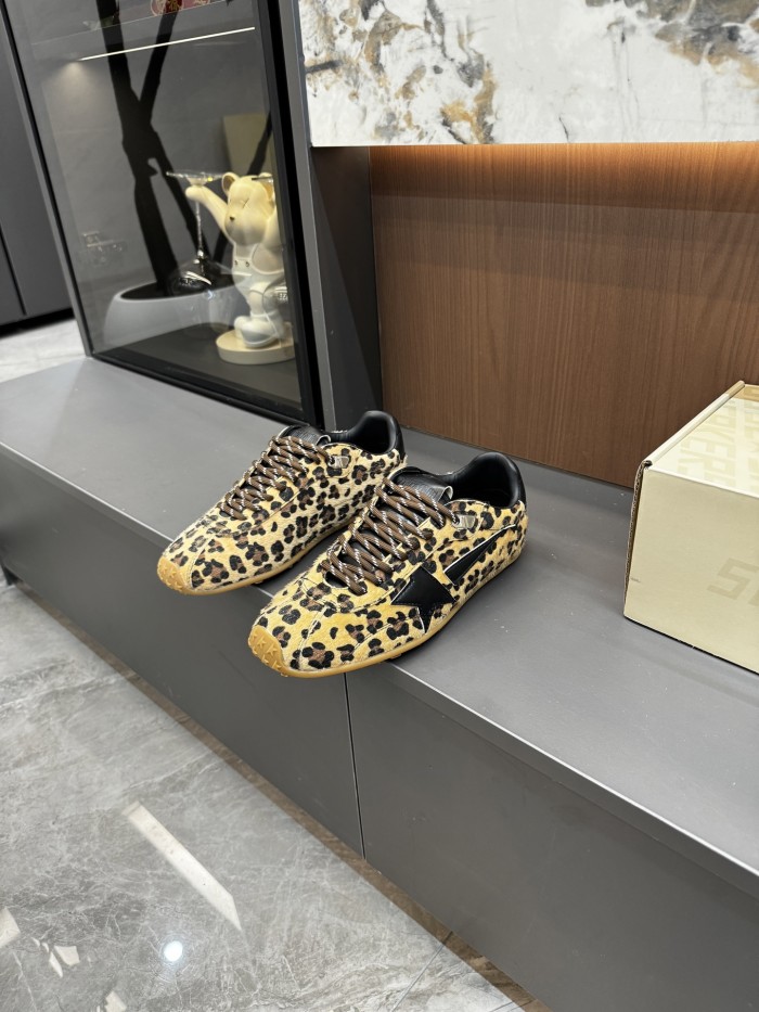 Women's flat sneaker shoes,  size 35-40, SS70-2239