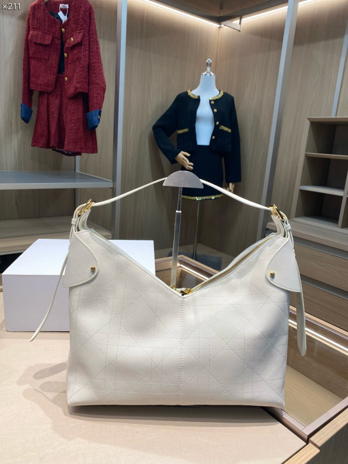 Split leather bag ,4A ,size 36x14x21cm,no box,  B75-465