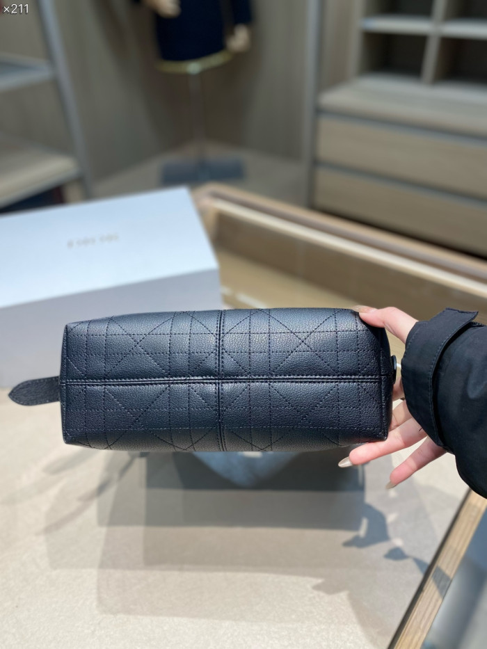 Split leather bag ,4A ,size 28x11x17cm,no box,  B75-463