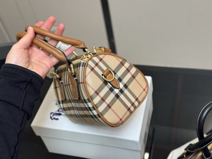 Split leather bag, 3A,size 20*13cm,no box,B68-196-197