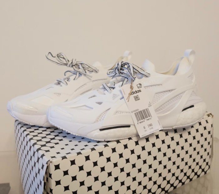 Women runner sneaker shoes,  with box,size 36-40，SS70-240