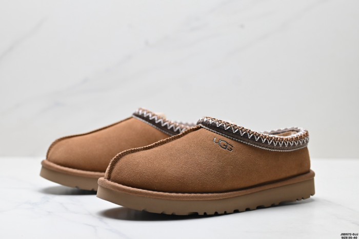 Women fur shoes, size 35-40,  with box, SS50-1827