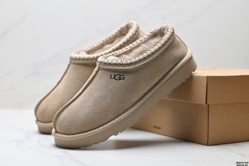 Women fur shoes, size 35-40,  with box, SS50-1830