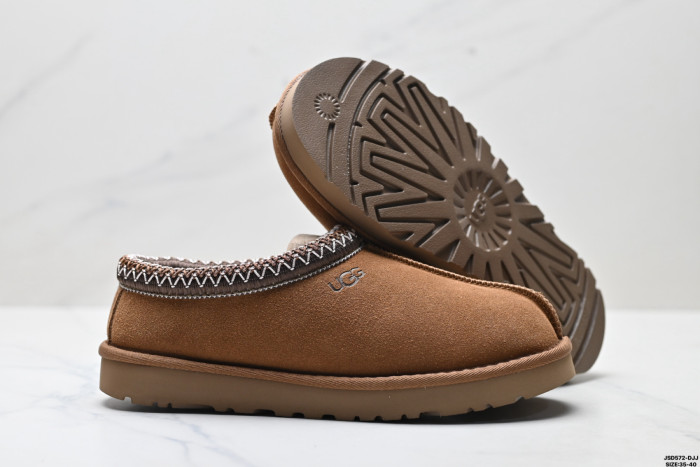 Women fur shoes, size 35-40,  with box, SS50-1827