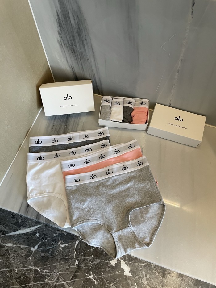 1 box of 4 pairs of underwear  ,cotton underwear for women comfortable and breathable, CL30-208