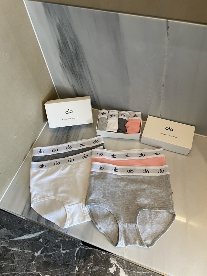 1 box of 4 pairs of underwear  ,cotton underwear for women comfortable and breathable, CL30-208