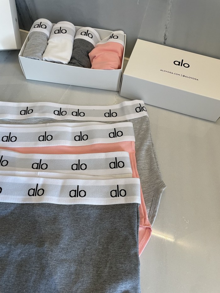 1 box of 4 pairs of underwear  ,cotton underwear for women comfortable and breathable, CL30-208