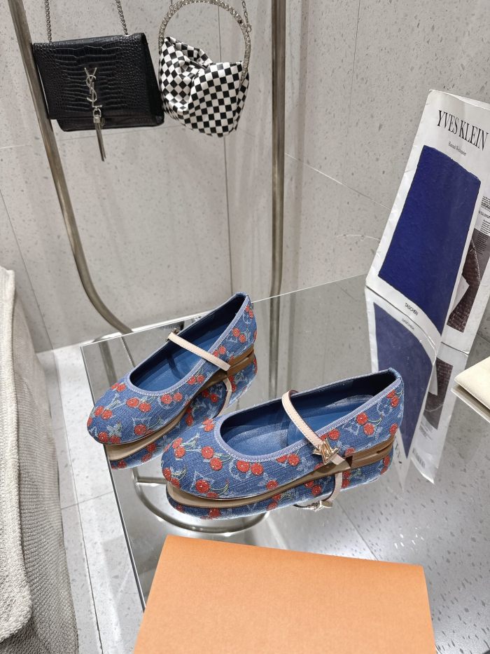 Women's flat shoes, size 35-42, SS50-1957