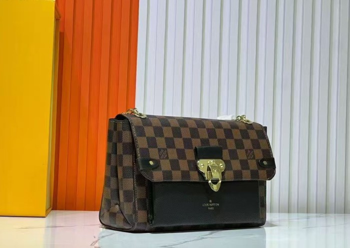 Leather bag ,5A ,size 25x18x10cm,with box,  B80-3
