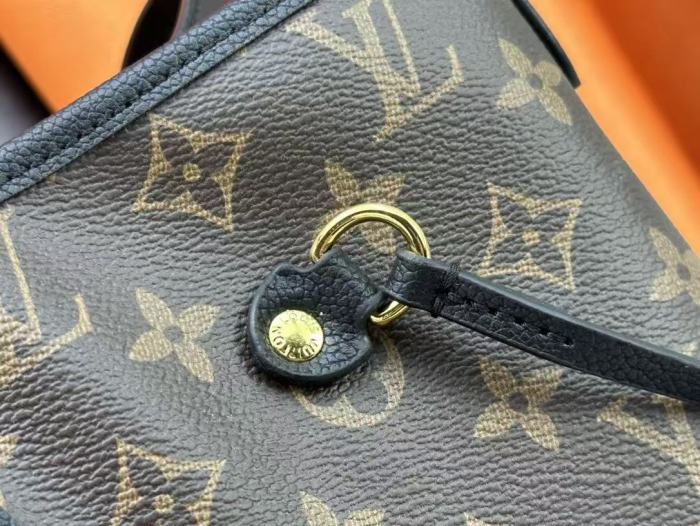 Leather bag ,5A ,size 32x28x14cm,  B88-406