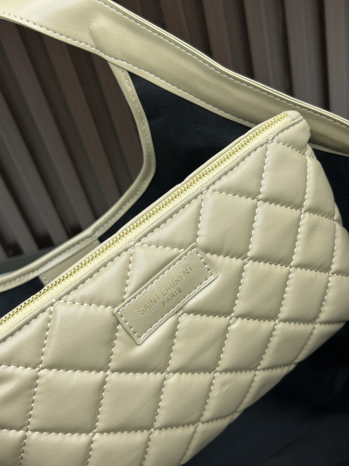 Leather bag ,5A ,size 52x14x53cm,no box,  B110-435