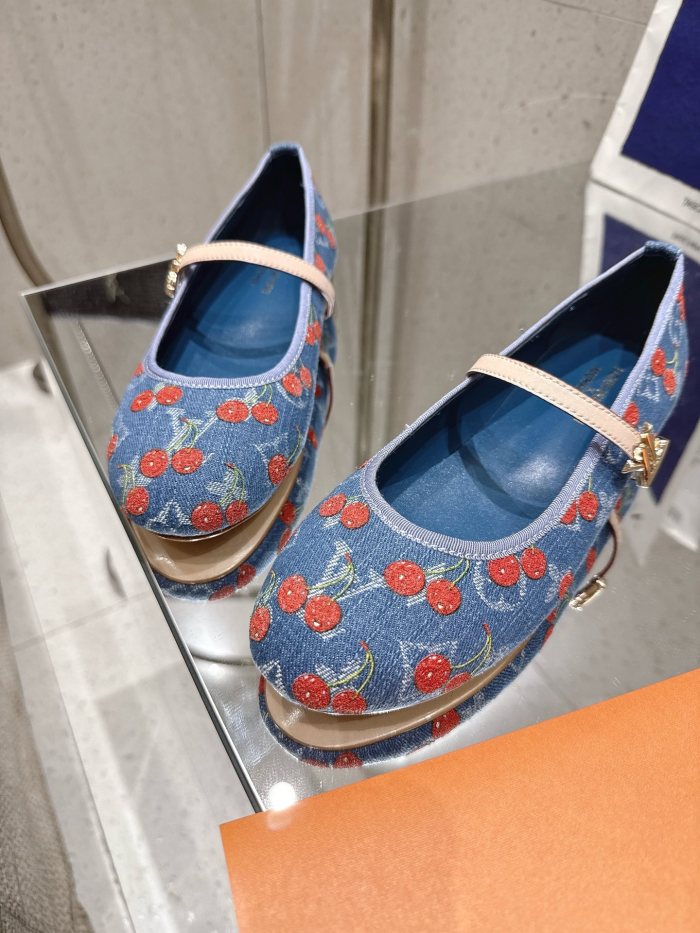 Women's flat shoes, size 35-42, SS50-1957