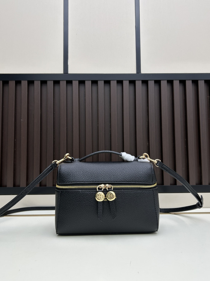 Leather bag ,5A ,size 18.5x12.5x6cm,no box,  B110-430