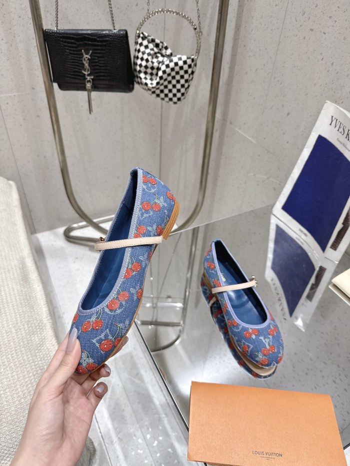 Women's flat shoes, size 35-42, SS50-1957