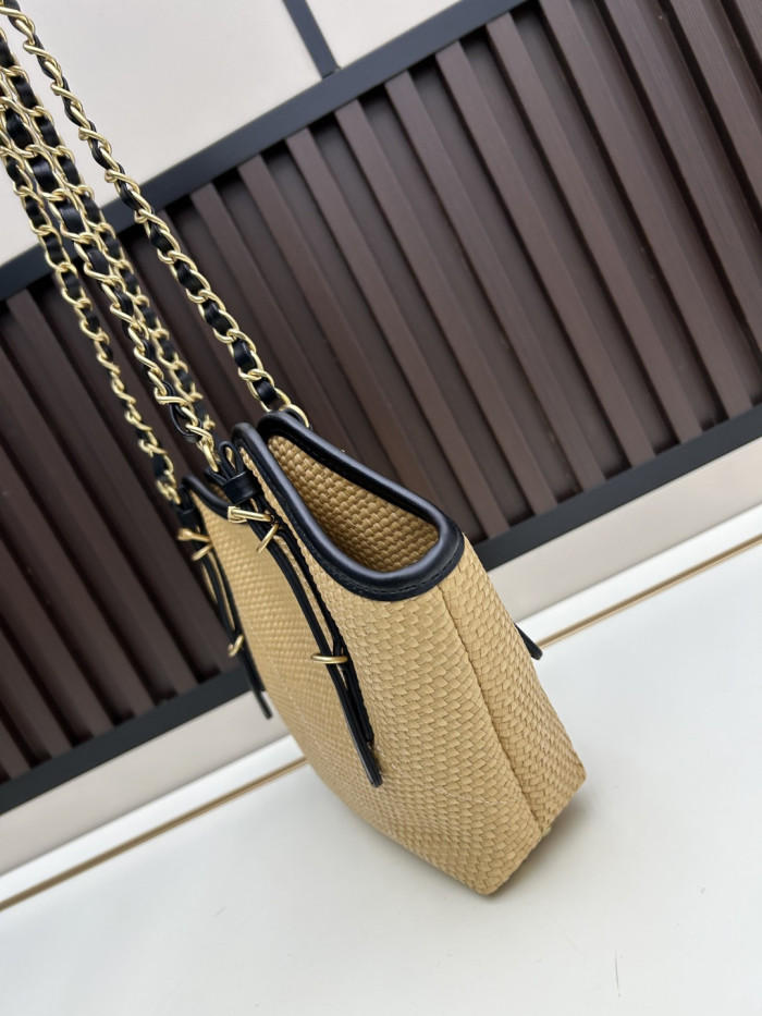 Leather and woven raffia bag ,5A ,size 30x20x6cm,  B98-189
