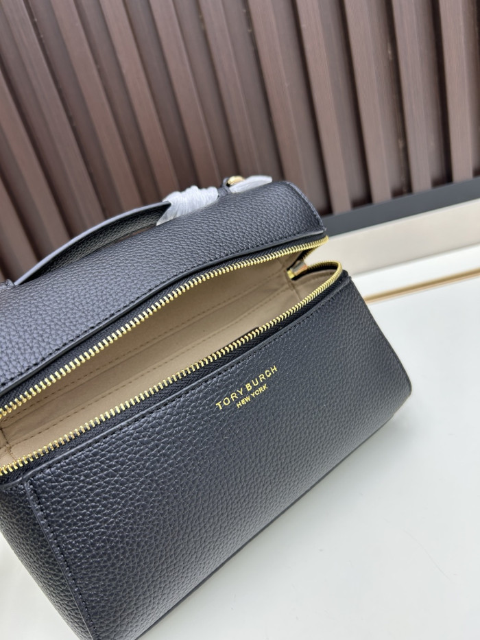 Leather bag ,5A ,size 18.5x12.5x6cm,no box,  B110-430