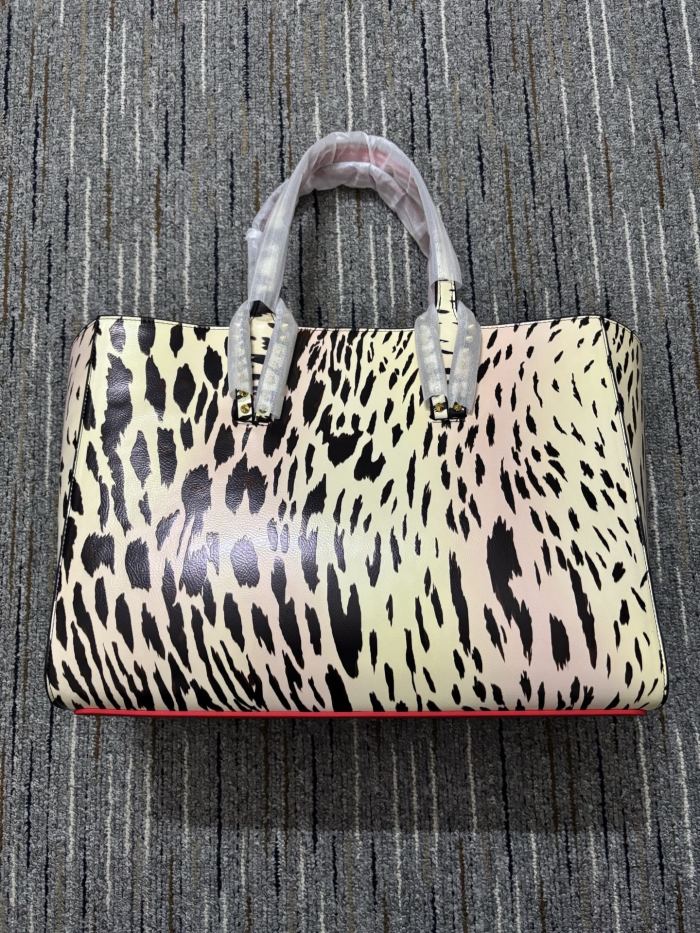 Leather bag ,5A ,size 39x16x29cm,no box,  B130-89-100