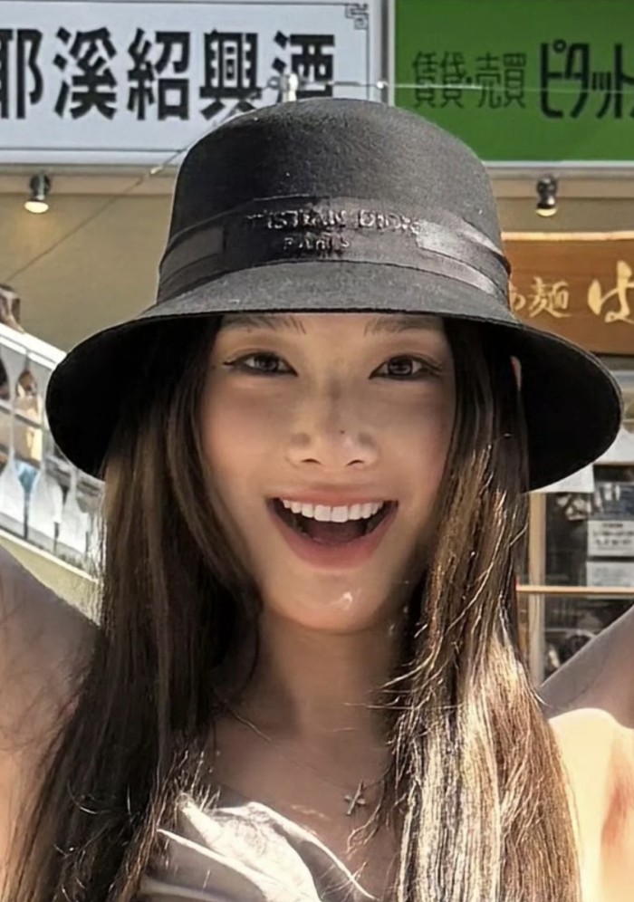 Fashion hat for women ,no box. HX25-708