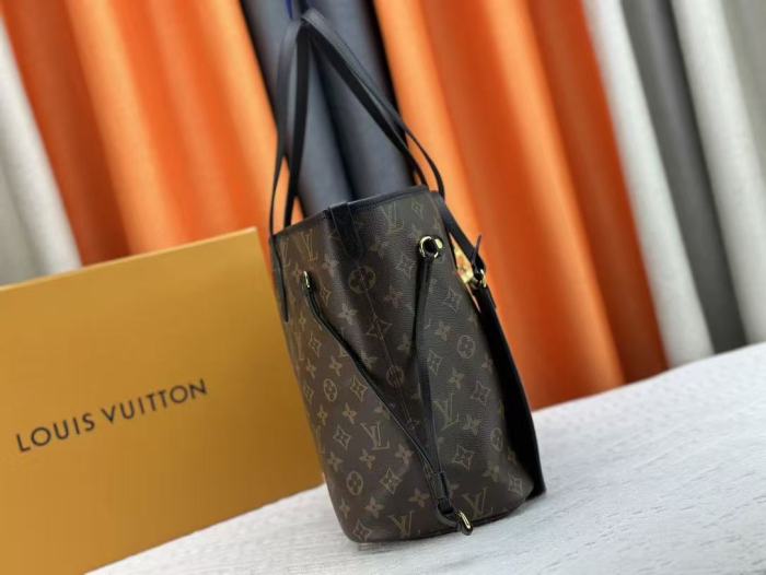 Leather bag ,5A ,size 32x28x14cm,  B88-406