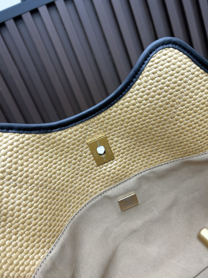 Leather and woven raffia bag ,5A ,size 30x20x6cm,  B98-189