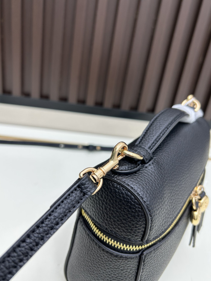 Leather bag ,5A ,size 18.5x12.5x6cm,no box,  B110-430