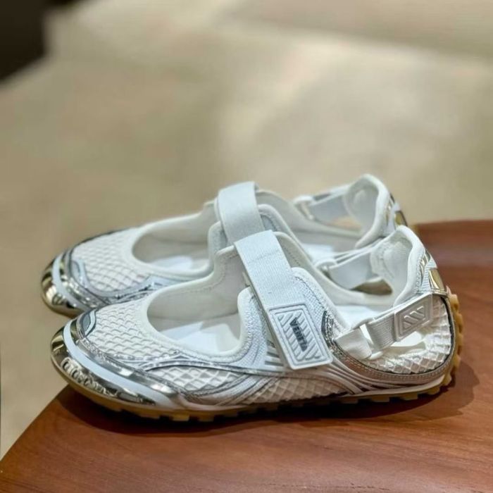 Women's Casual shoes and sports sandals,size 35-44,with box, SS70-2652-2654