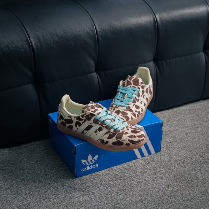 Women runner sneaker shoes,  with box,size 36-40，SS60-3852
