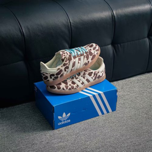 Women runner sneaker shoes,  with box,size 36-40，SS60-3852