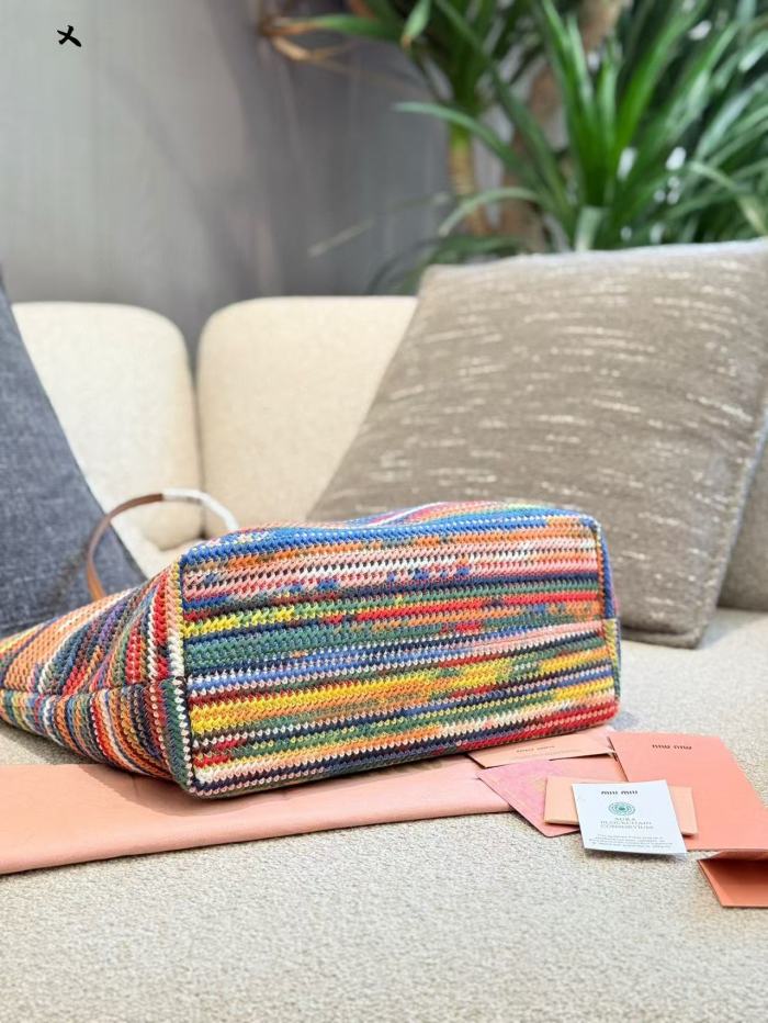 Woven bag ,5A ,size 32x40cm,no box,  B80-227
