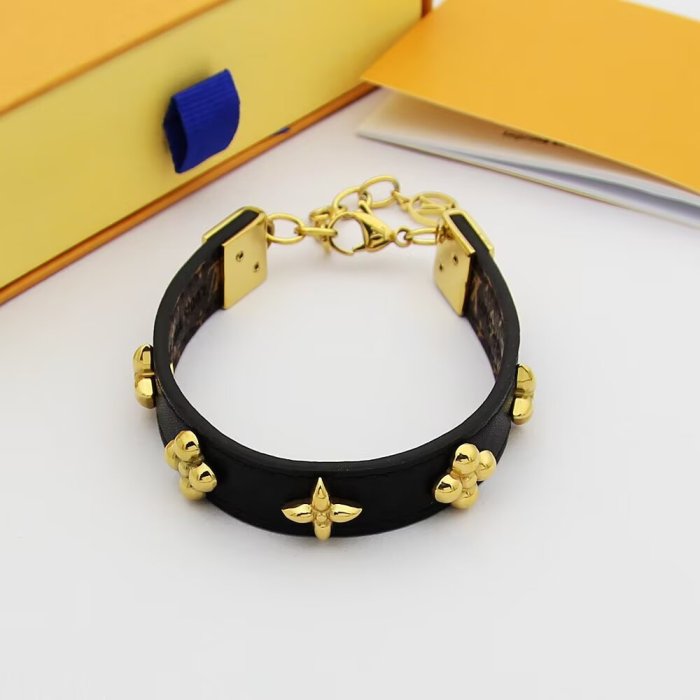 Bracelets jewelry ,with box,  J25-332