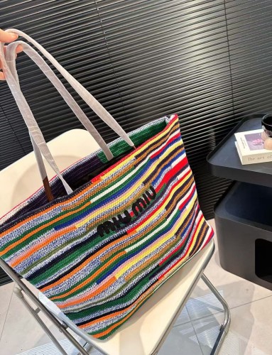 Woven bag ,5A ,size 38x35cm,no box,  B80-228