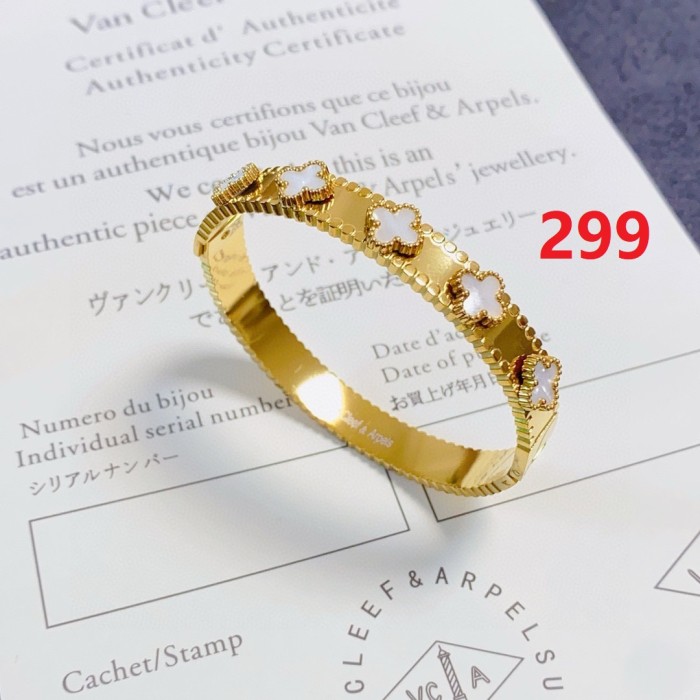 Bracelets jewelry ,with box,  J25-299-300