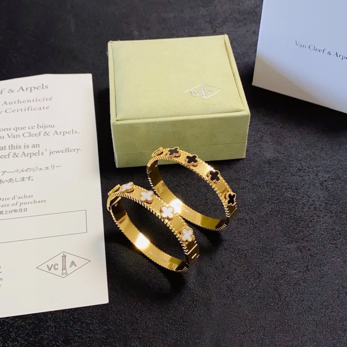Bracelets jewelry ,with box,  J25-299-300