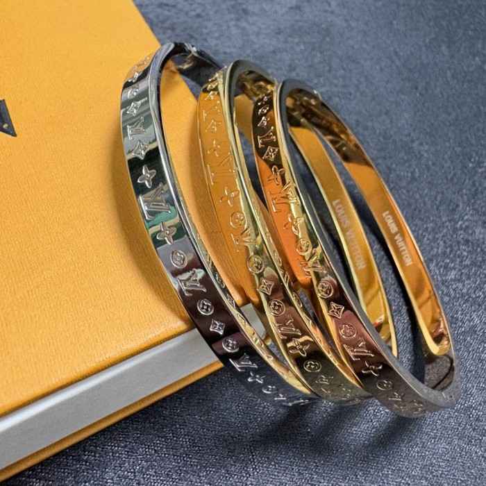 Bracelets jewelry ,with box,  J25-305-307