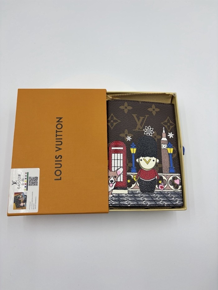 Split leather passport covers,AAAA,with box,size:10*14*2.5cm,B35-268-320