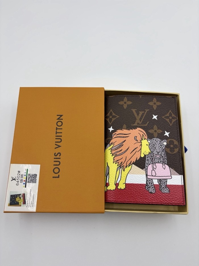 Split leather passport covers,AAAA,with box,size:10*14*2.5cm,B35-268-320