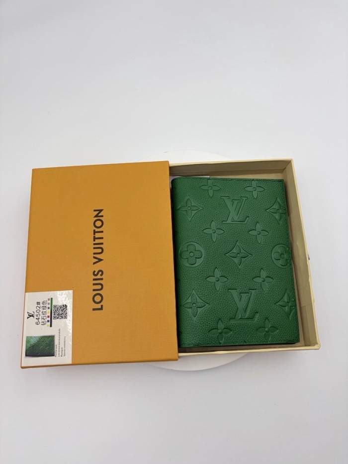 Split leather passport covers,AAAA,with box,size:10*14*2.5cm,B35-321-339