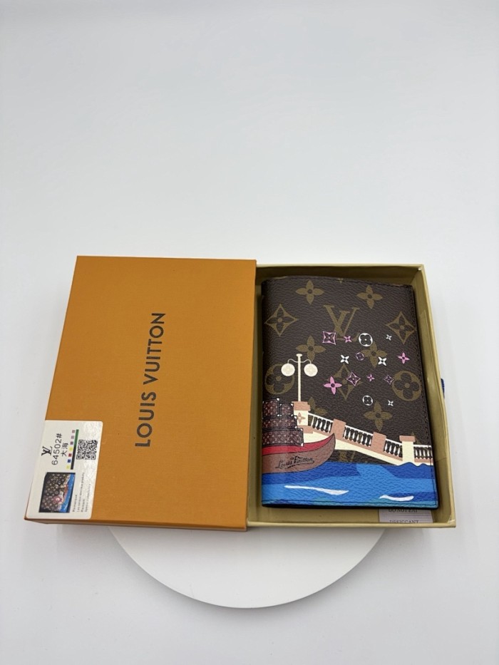 Split leather passport covers,AAAA,with box,size:10*14*2.5cm,B35-268-320
