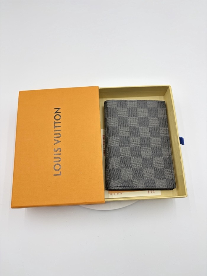 Split leather passport covers,AAAA,with box,size:10*14*2.5cm,B35-321-339