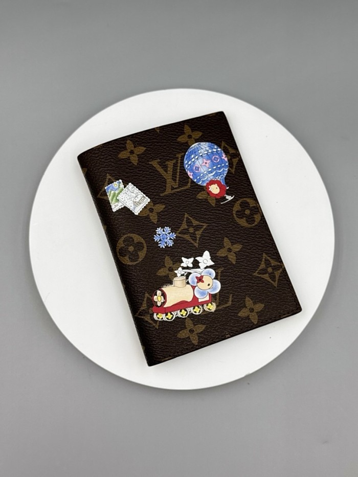 Split leather passport covers,AAAA,with box,size:10*14*2.5cm,B35-268-320