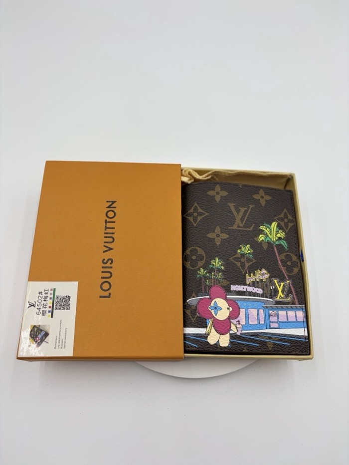 Split leather passport covers,AAAA,with box,size:10*14*2.5cm,B35-268-320