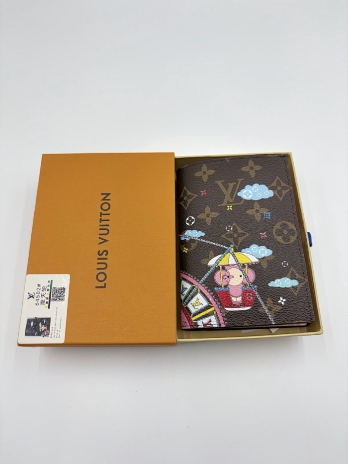Split leather passport covers,AAAA,with box,size:10*14*2.5cm,B35-268-320