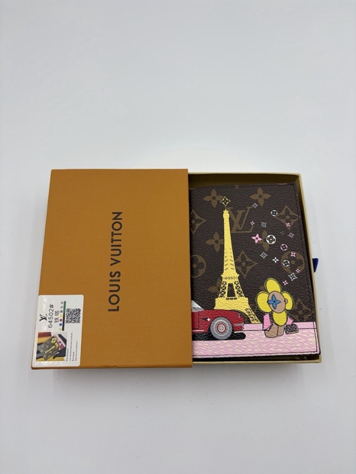 Split leather passport covers,AAAA,with box,size:10*14*2.5cm,B35-268-320