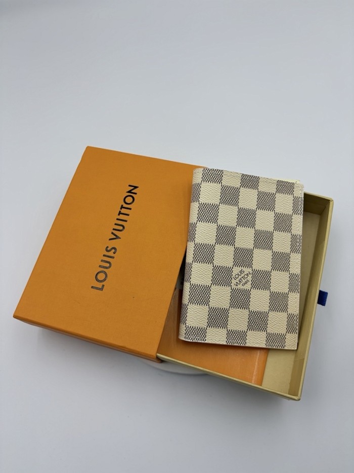 Split leather passport covers,AAAA,with box,size:10*14*2.5cm,B35-321-339