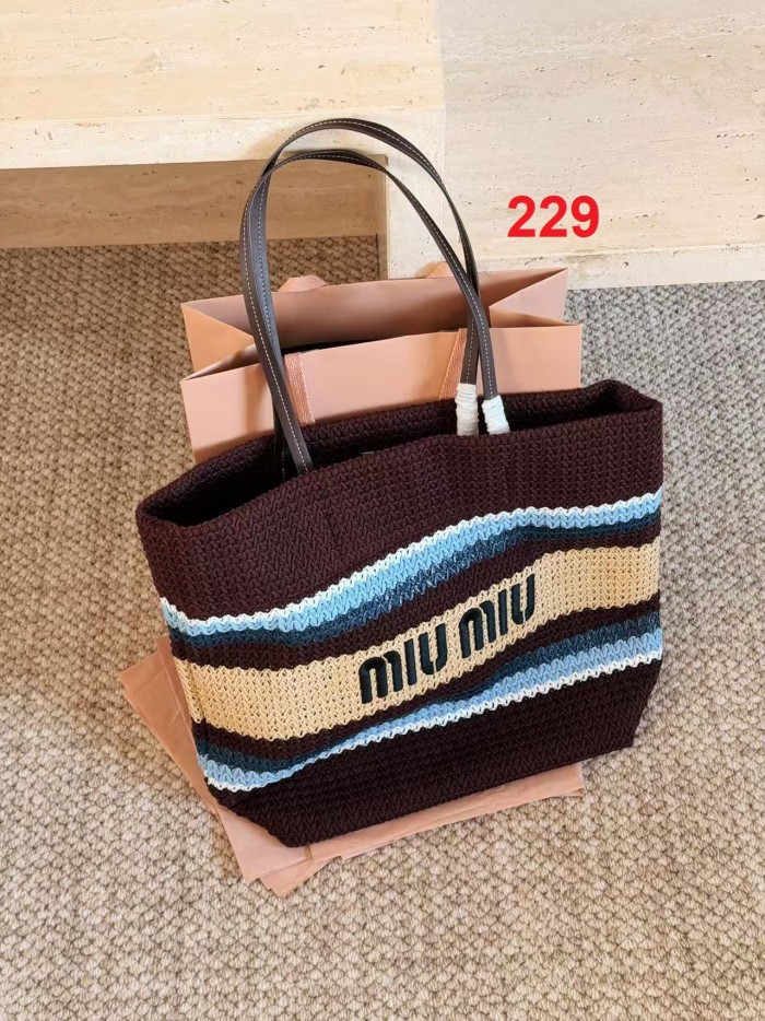 Woven bag ,5A ,size 45x35cm,without box,  B80-229