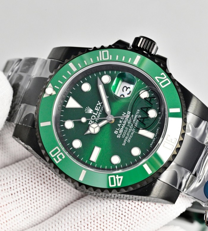 Fully automatic imported mechanical movement watch,904L stainless steel，Mineral scratch-resistant mirror glass，with box, size 40mm，WT360-1-2
