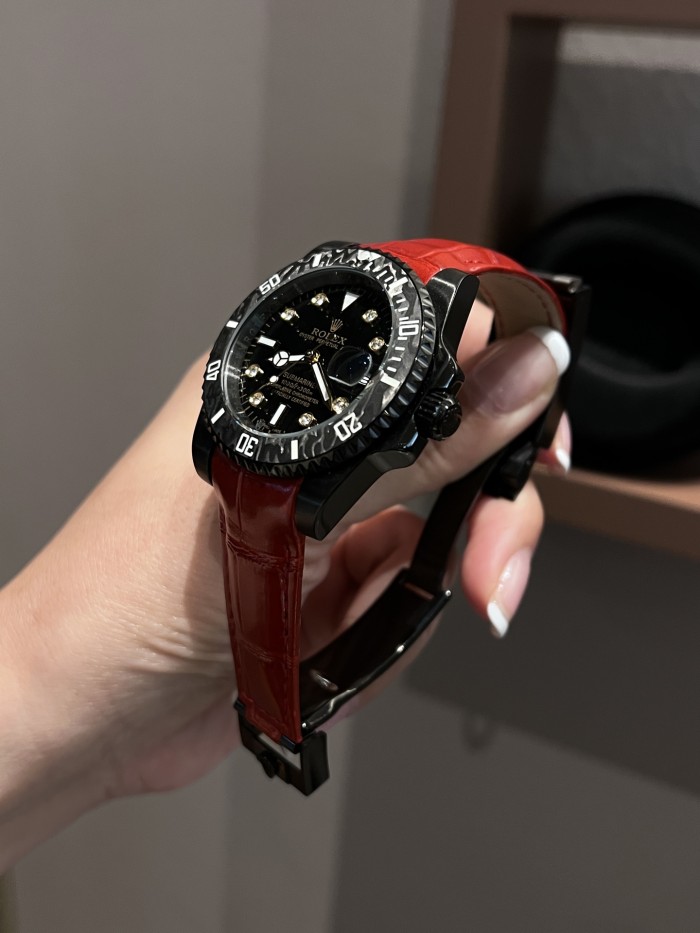 8215 Fully automatic imported mechanical movement watch,904L stainless steel，Mineral scratch-resistant mirror glass，with box, size 40mm，WT220-21-25