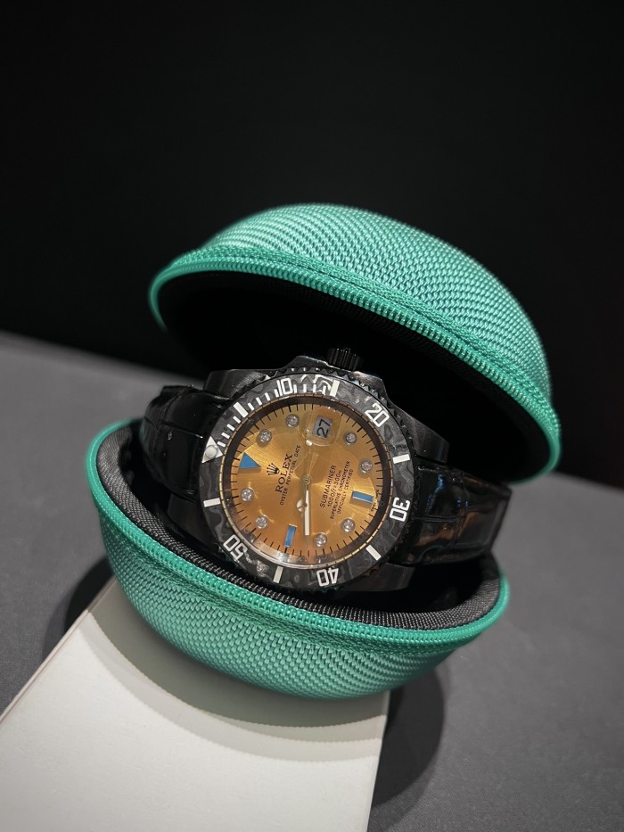 8215 Fully automatic imported mechanical movement watch,904L stainless steel，Mineral scratch-resistant mirror glass，with box, size 40mm，WT220-21-25